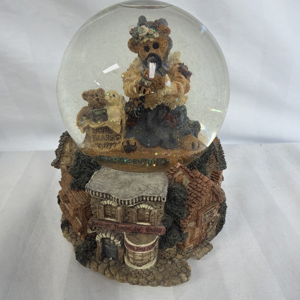 BOYD BEAR BEARSTONE THE COLLECTOR WATER GLOBE MUSICAL 1E 270551